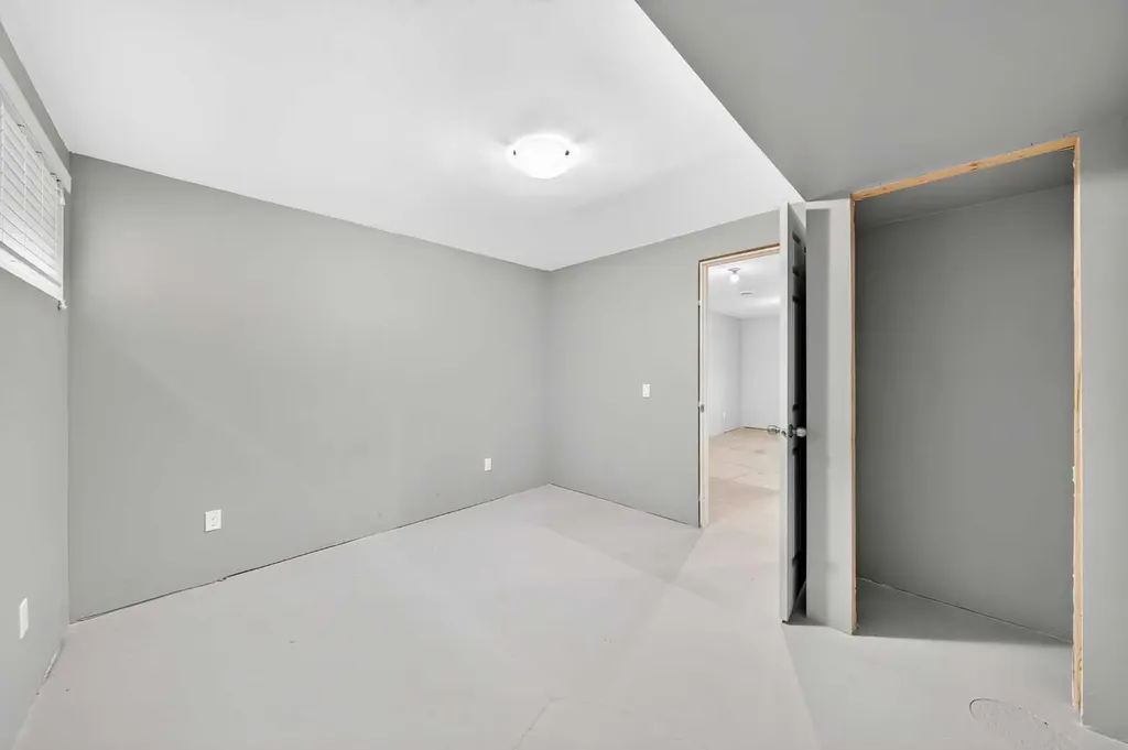 721 Nolan Hill Boulevard NW Calgary AB T3R 0V9