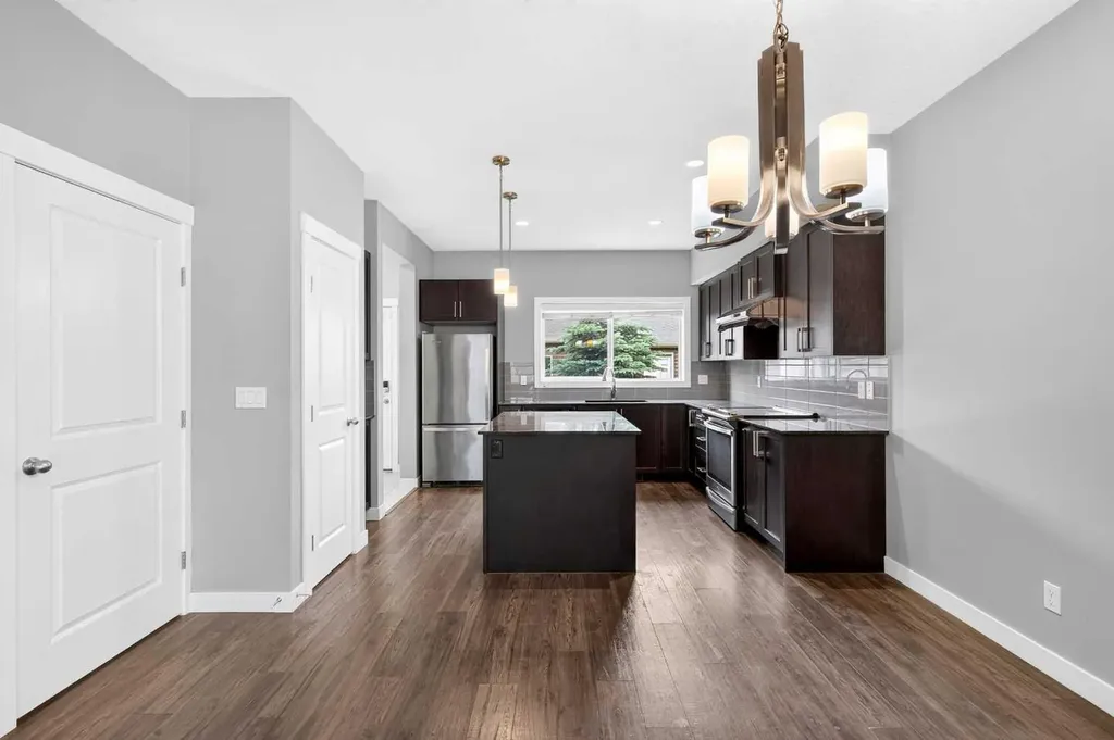 721 Nolan Hill Boulevard NW Calgary AB T3R 0V9