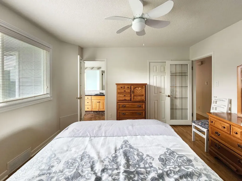 2211 10 Avenue S Lethbridge AB T1K 0C3
