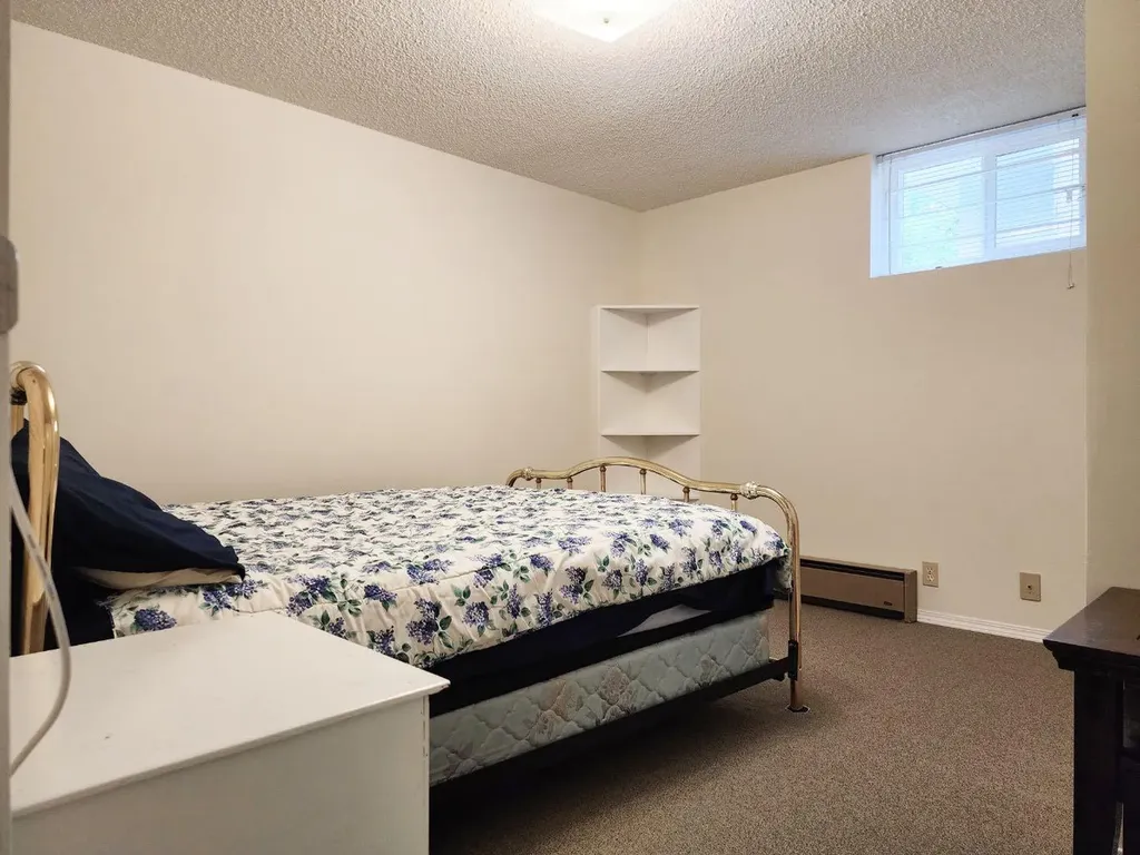 2211 10 Avenue S Lethbridge AB T1K 0C3