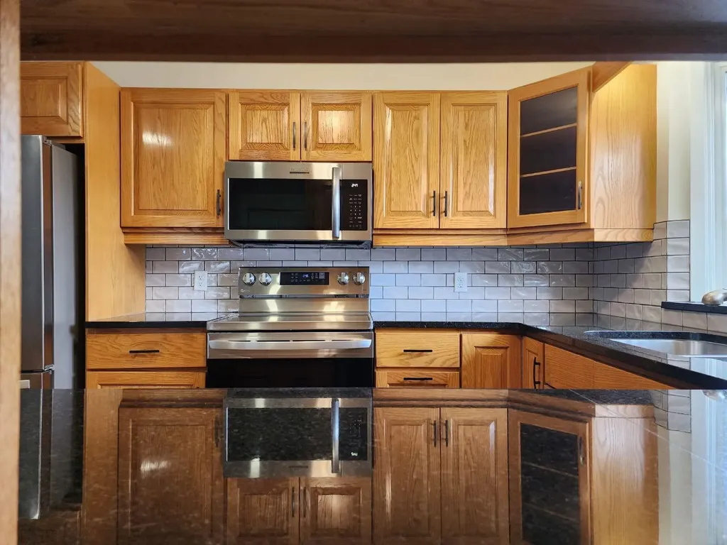2211 10 Avenue S Lethbridge AB T1K 0C3