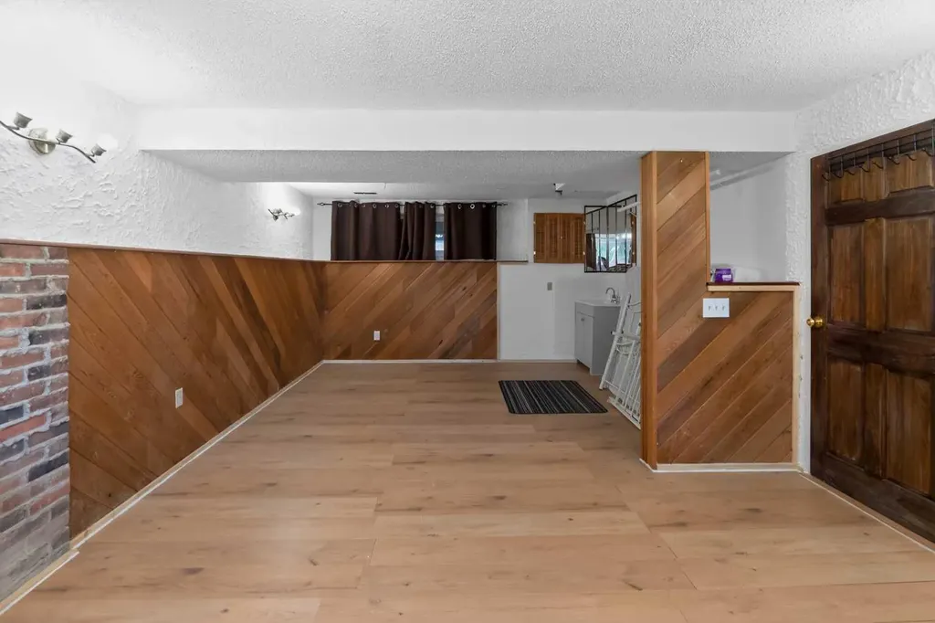 9205 111 Avenue Grande Prairie AB T8V 3L7