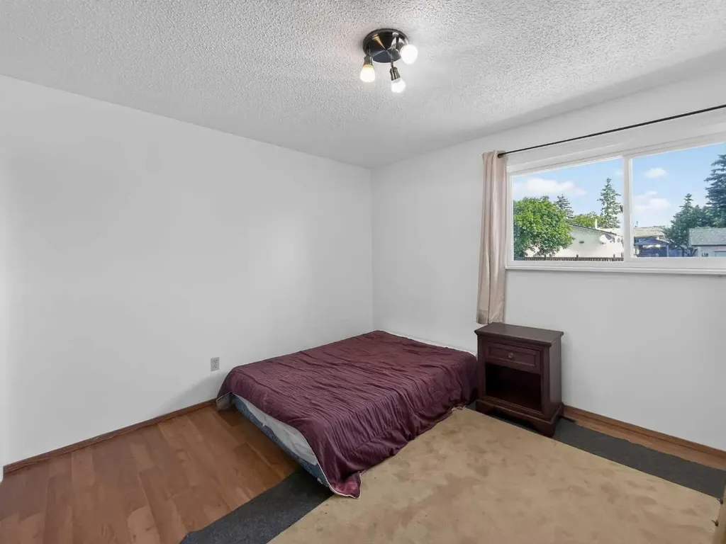 9205 111 Avenue Grande Prairie AB T8V 3L7