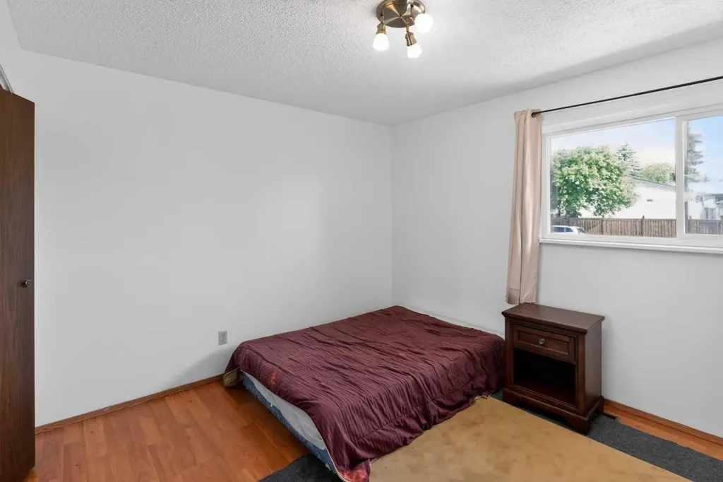 9205 111 Avenue Grande Prairie AB T8V 3L7
