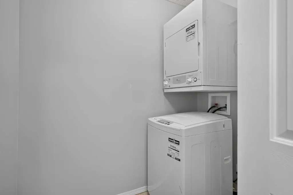 304 Mackenzie Way SW Airdrie AB T4B 3H6