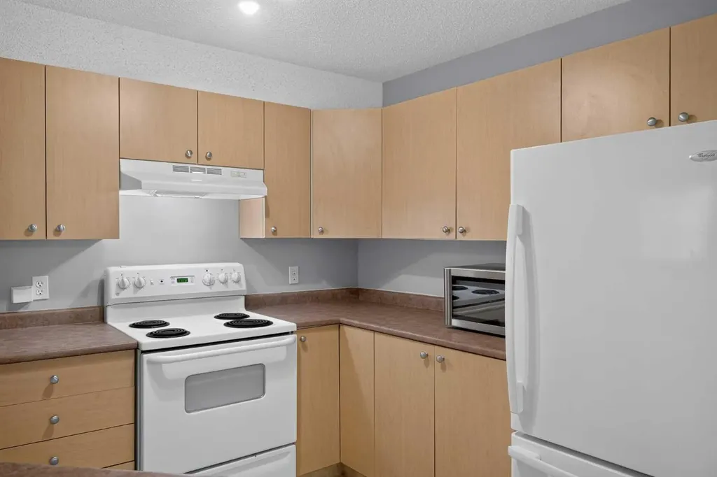 304 Mackenzie Way SW Airdrie AB T4B 3H6