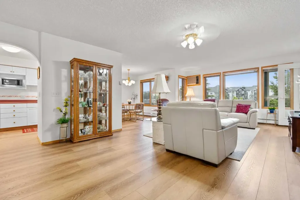 7239 Sierra Morena Boulevard SW Calgary AB T3H 3L7