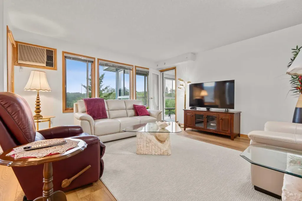 7239 Sierra Morena Boulevard SW Calgary AB T3H 3L7