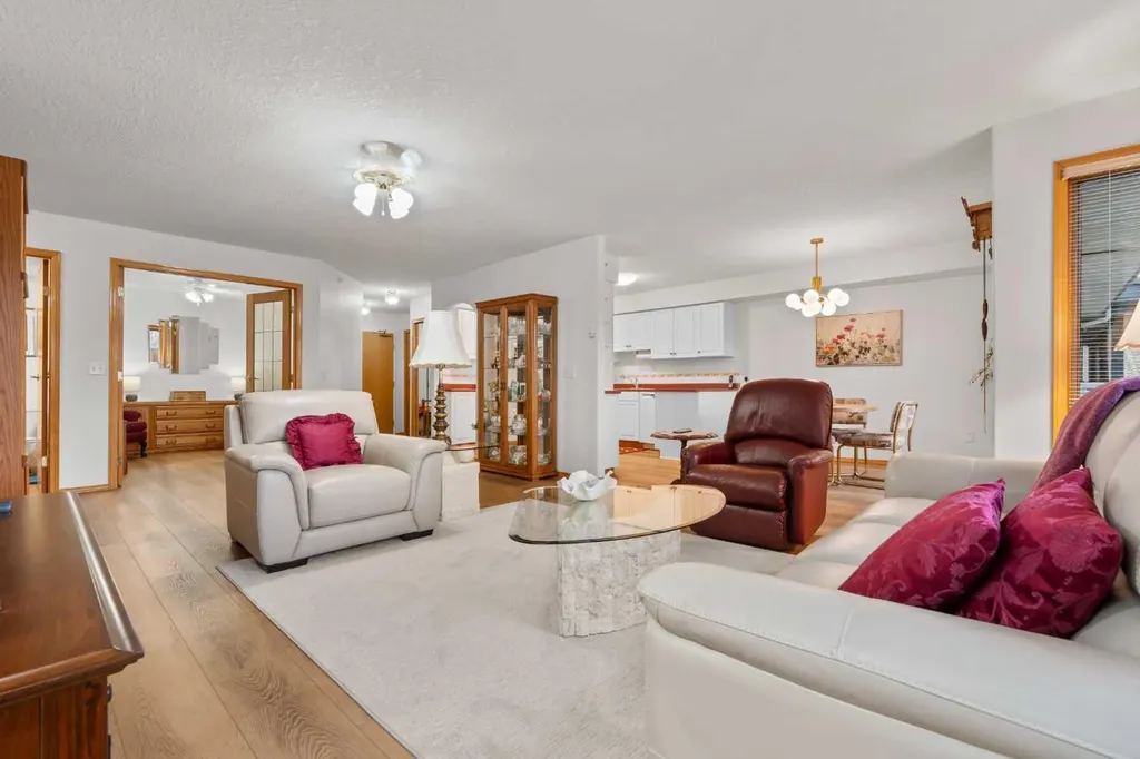 7239 Sierra Morena Boulevard SW Calgary AB T3H 3L7