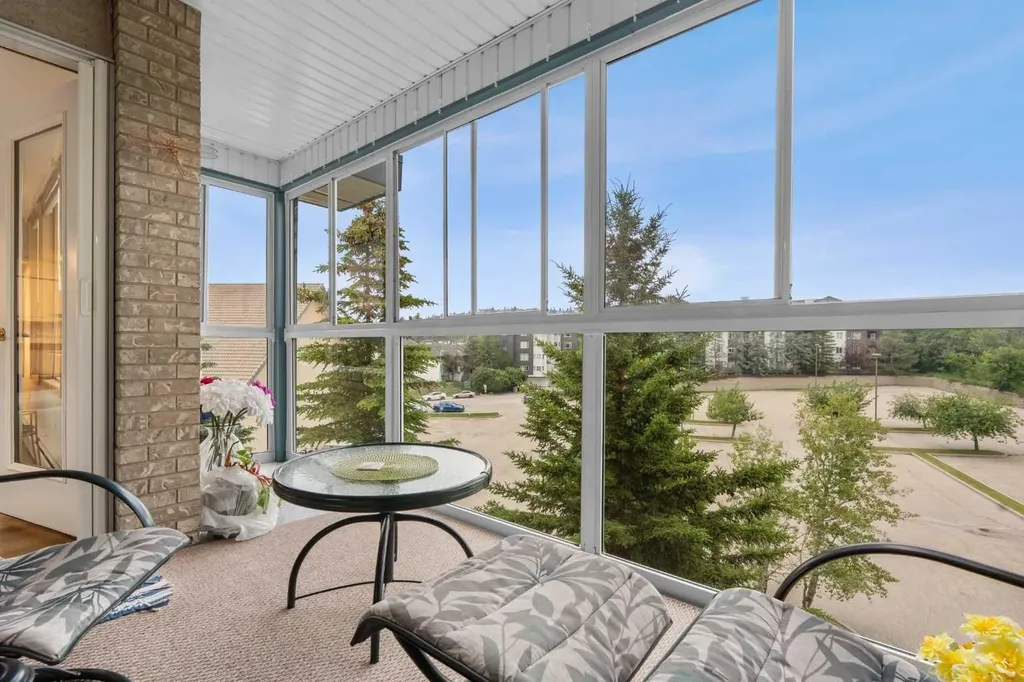 7239 Sierra Morena Boulevard SW Calgary AB T3H 3L7