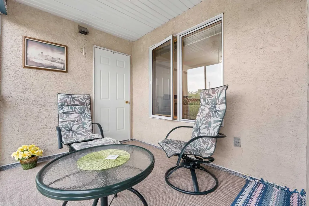 7239 Sierra Morena Boulevard SW Calgary AB T3H 3L7