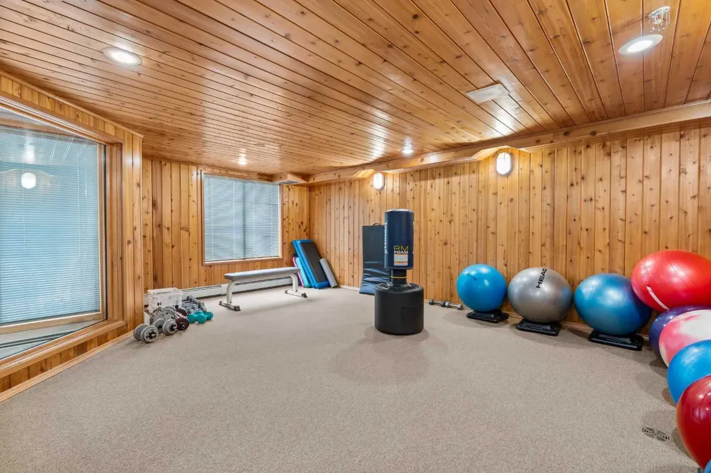 7239 Sierra Morena Boulevard SW Calgary AB T3H 3L7