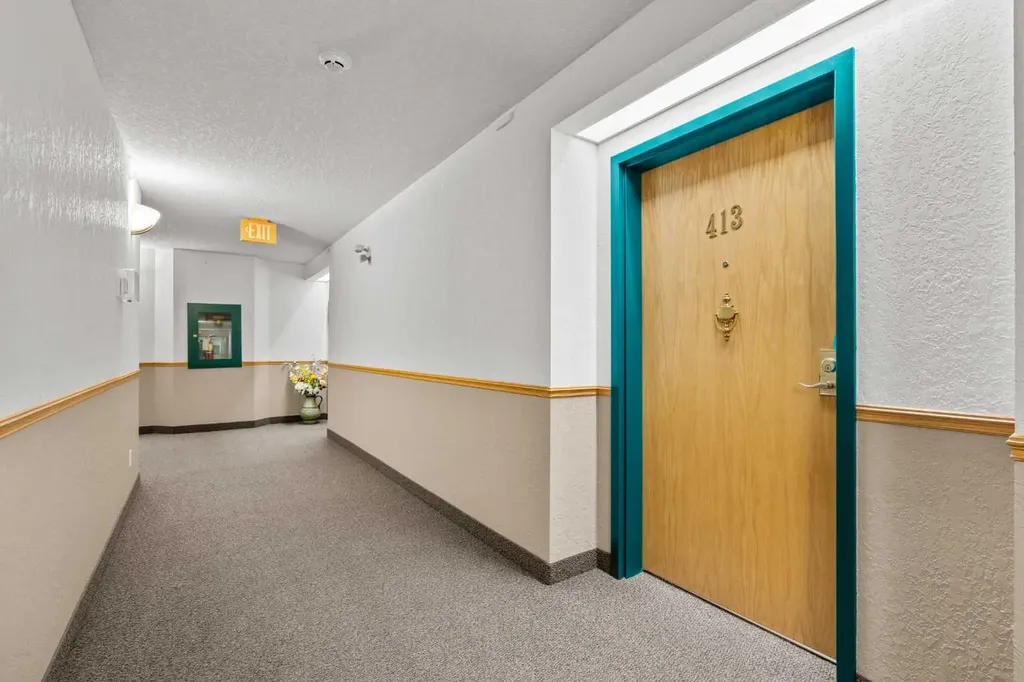 7239 Sierra Morena Boulevard SW Calgary AB T3H 3L7