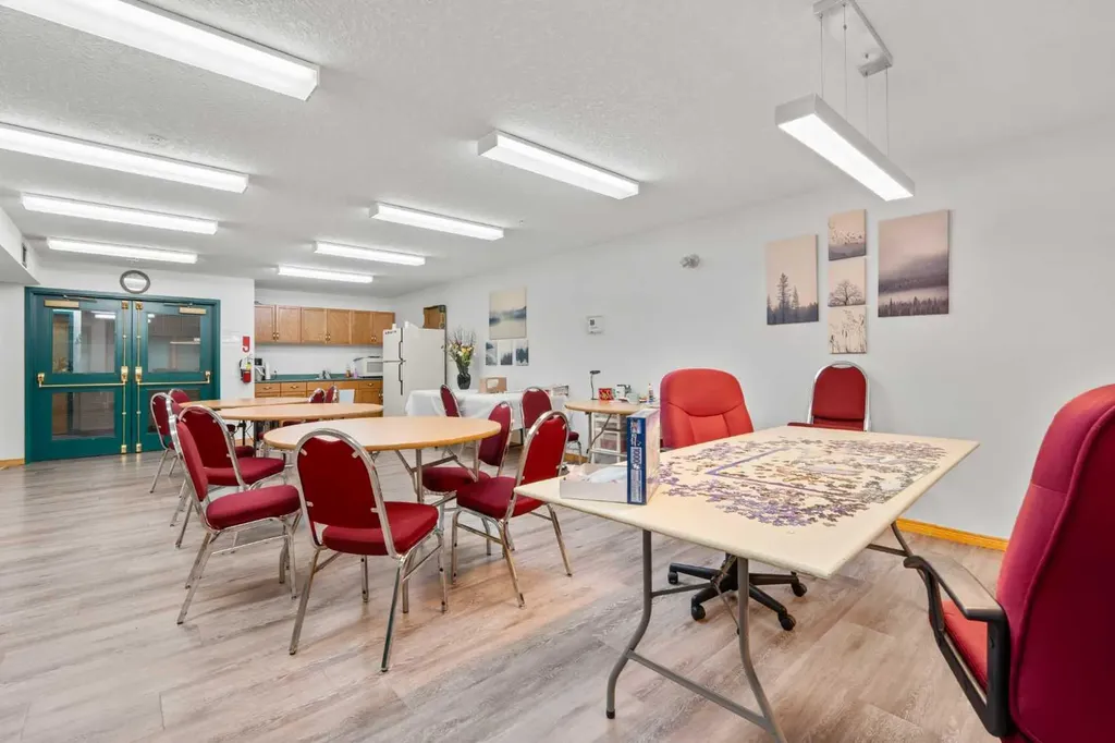 7239 Sierra Morena Boulevard SW Calgary AB T3H 3L7