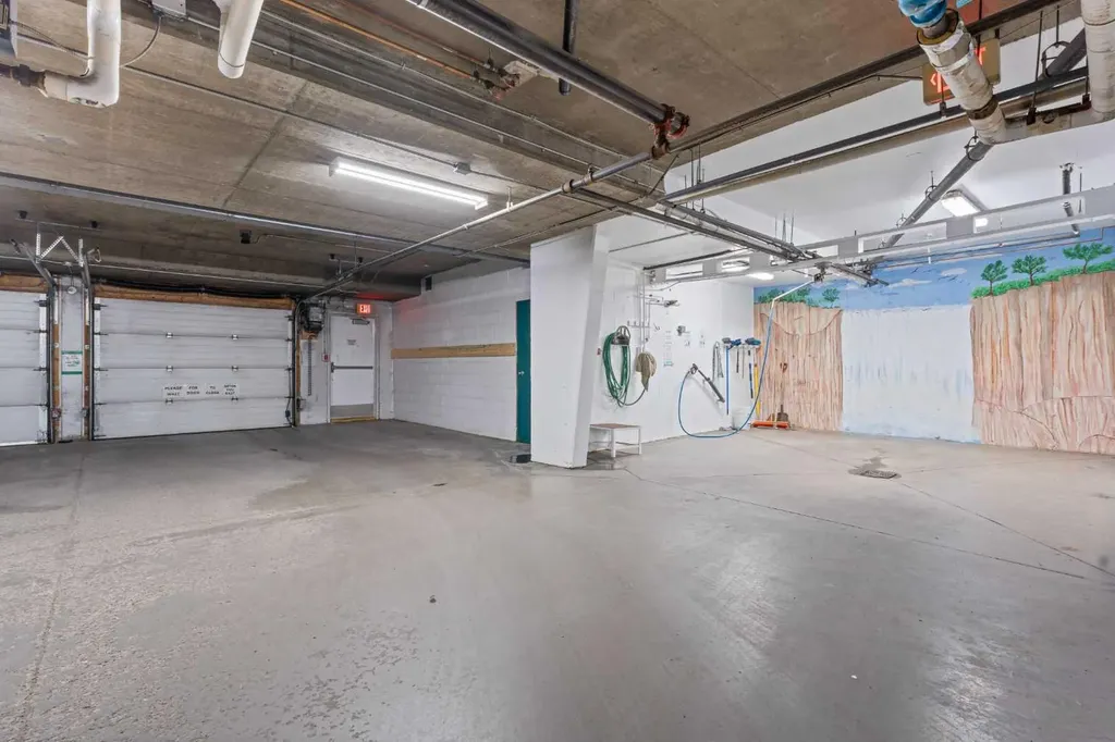 7239 Sierra Morena Boulevard SW Calgary AB T3H 3L7