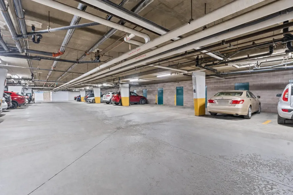 7239 Sierra Morena Boulevard SW Calgary AB T3H 3L7