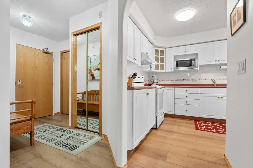 7239 Sierra Morena Boulevard SW Calgary AB T3H 3L7
