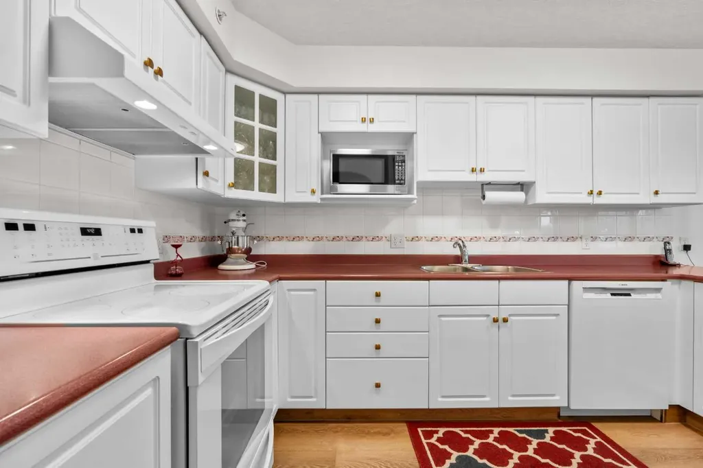 7239 Sierra Morena Boulevard SW Calgary AB T3H 3L7