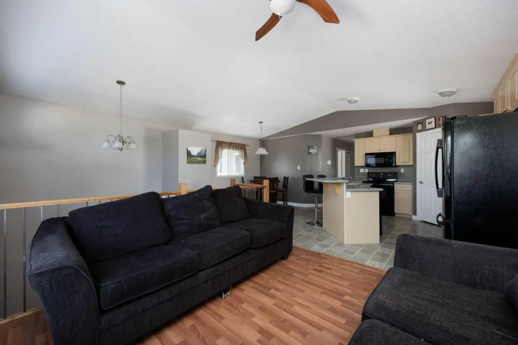 145 Leitner Gate Fort Mcmurray AB T9K 2M4