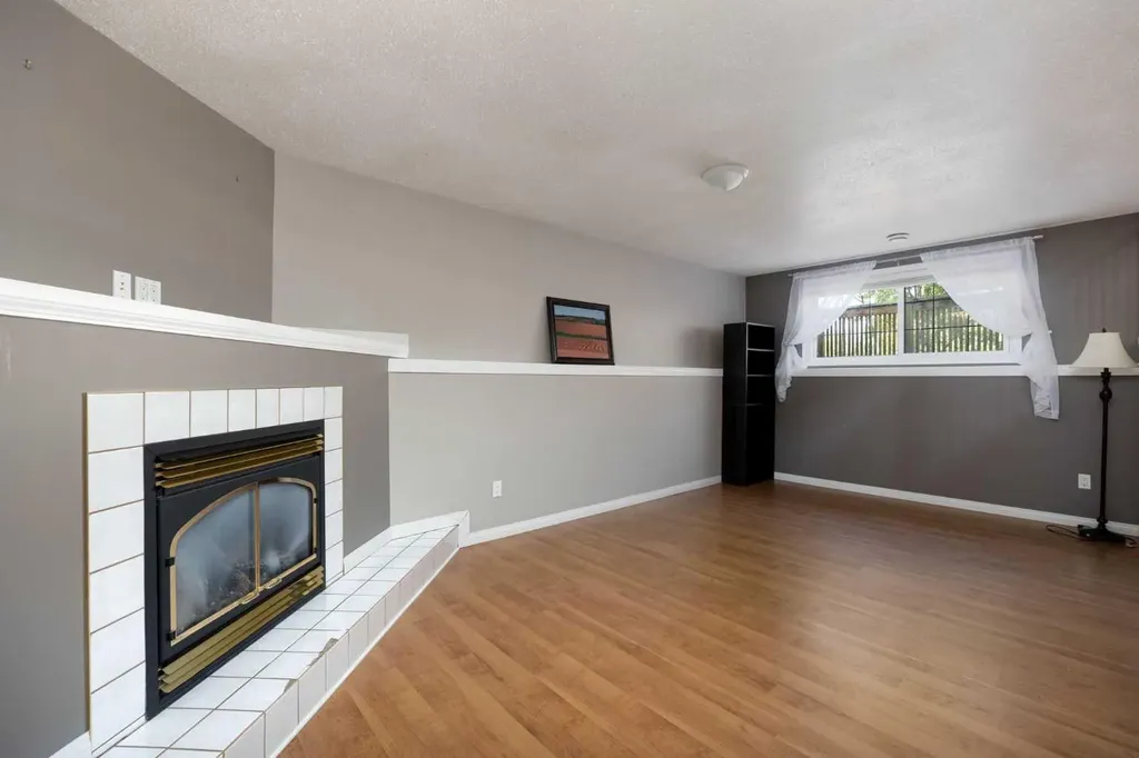 145 Leitner Gate Fort Mcmurray AB T9K 2M4