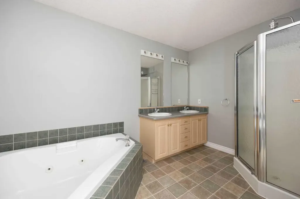 145 Leitner Gate Fort Mcmurray AB T9K 2M4
