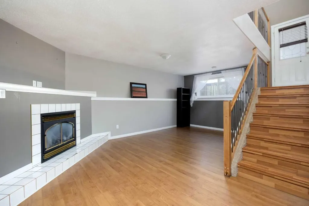 145 Leitner Gate Fort Mcmurray AB T9K 2M4