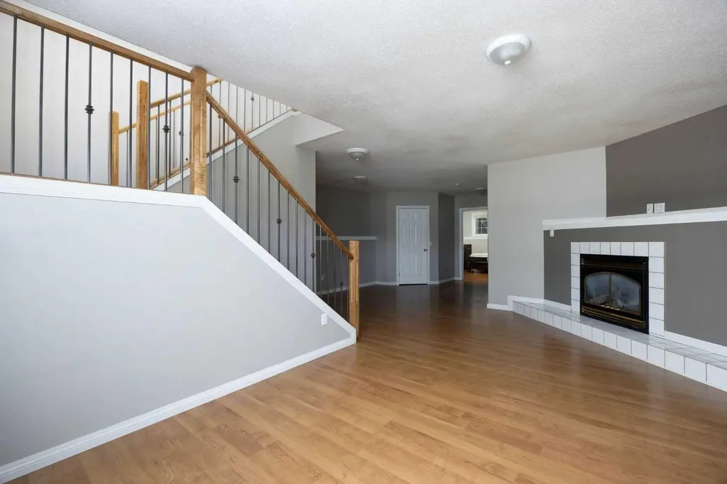 145 Leitner Gate Fort Mcmurray AB T9K 2M4