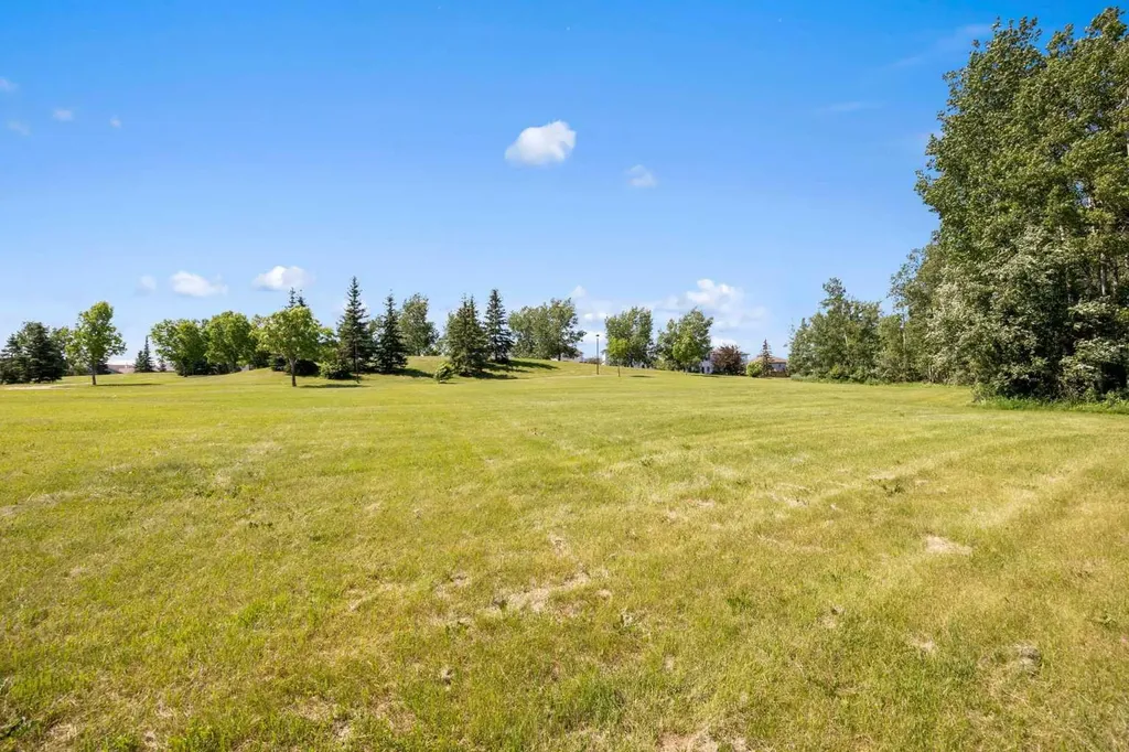 145 Leitner Gate Fort Mcmurray AB T9K 2M4