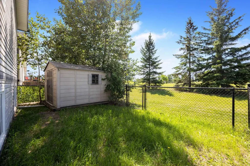 145 Leitner Gate Fort Mcmurray AB T9K 2M4