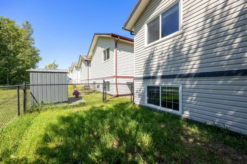 145 Leitner Gate Fort Mcmurray AB T9K 2M4