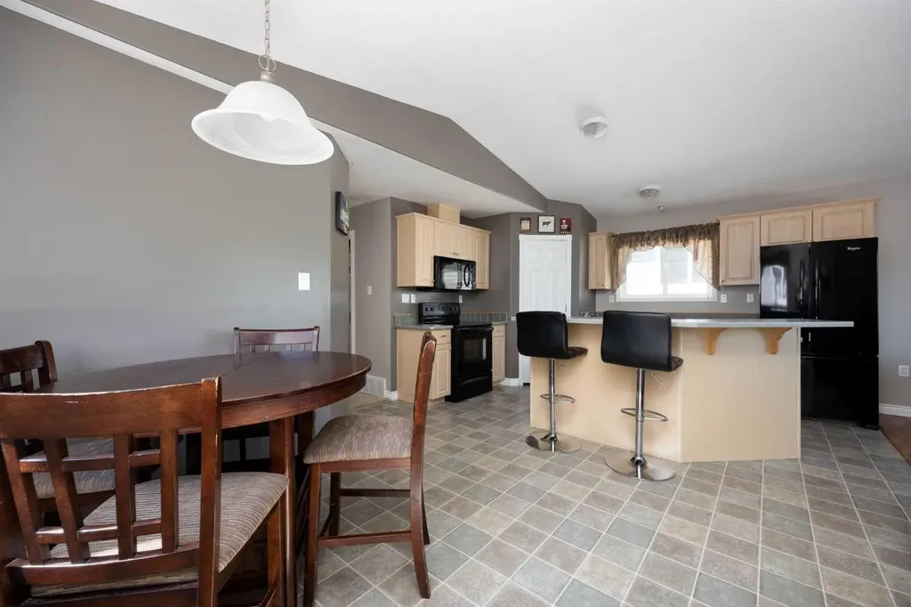 145 Leitner Gate Fort Mcmurray AB T9K 2M4