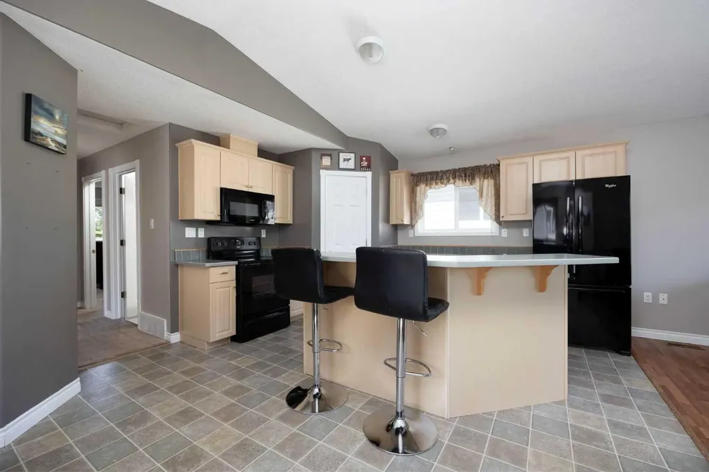 145 Leitner Gate Fort Mcmurray AB T9K 2M4