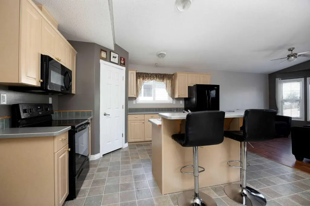 145 Leitner Gate Fort Mcmurray AB T9K 2M4