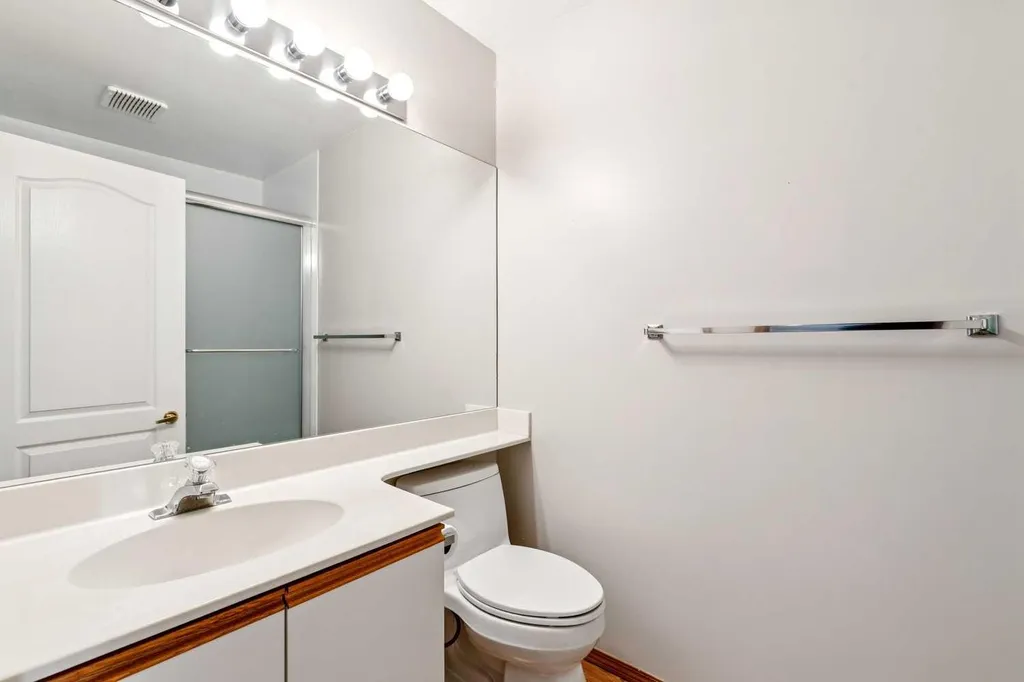 105 Elm Place Okotoks AB T1S 1V9