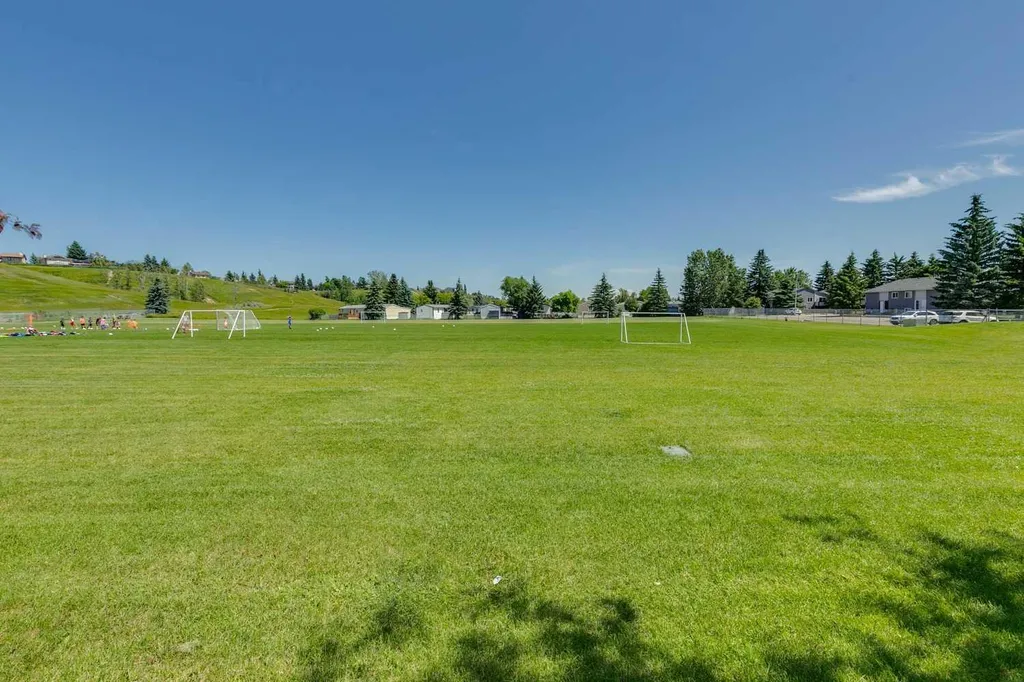 105 Elm Place Okotoks AB T1S 1V9
