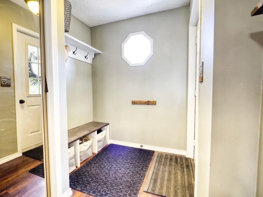245 9 Street SE Three Hills AB T0M 2A0