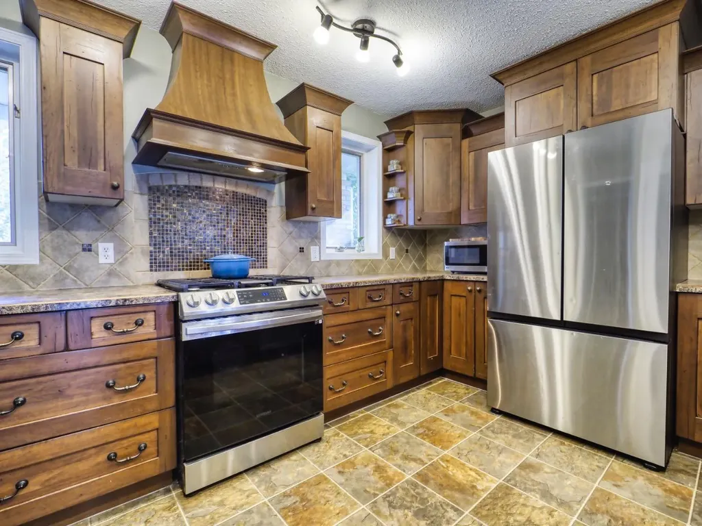 245 9 Street SE Three Hills AB T0M 2A0