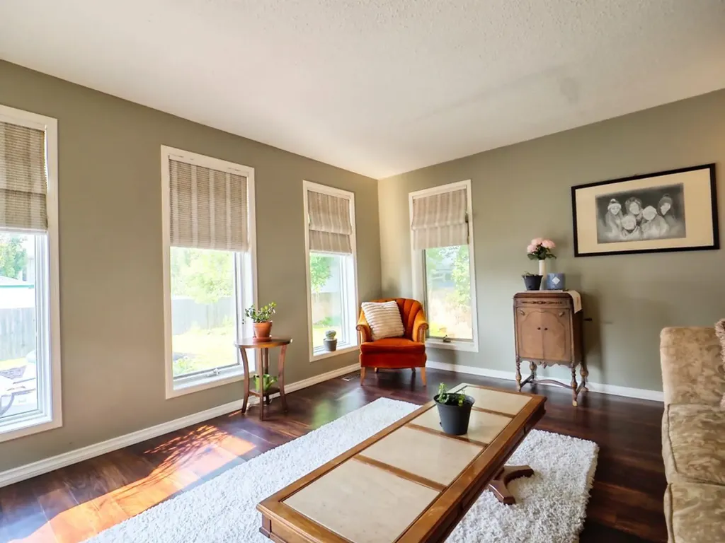 245 9 Street SE Three Hills AB T0M 2A0