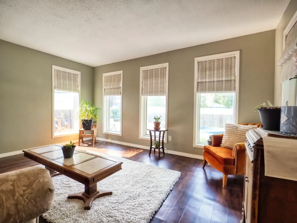 245 9 Street SE Three Hills AB T0M 2A0