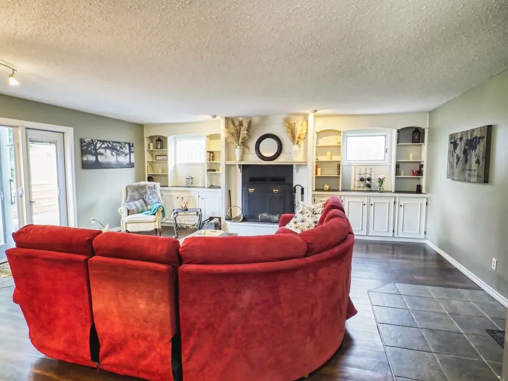 245 9 Street SE Three Hills AB T0M 2A0