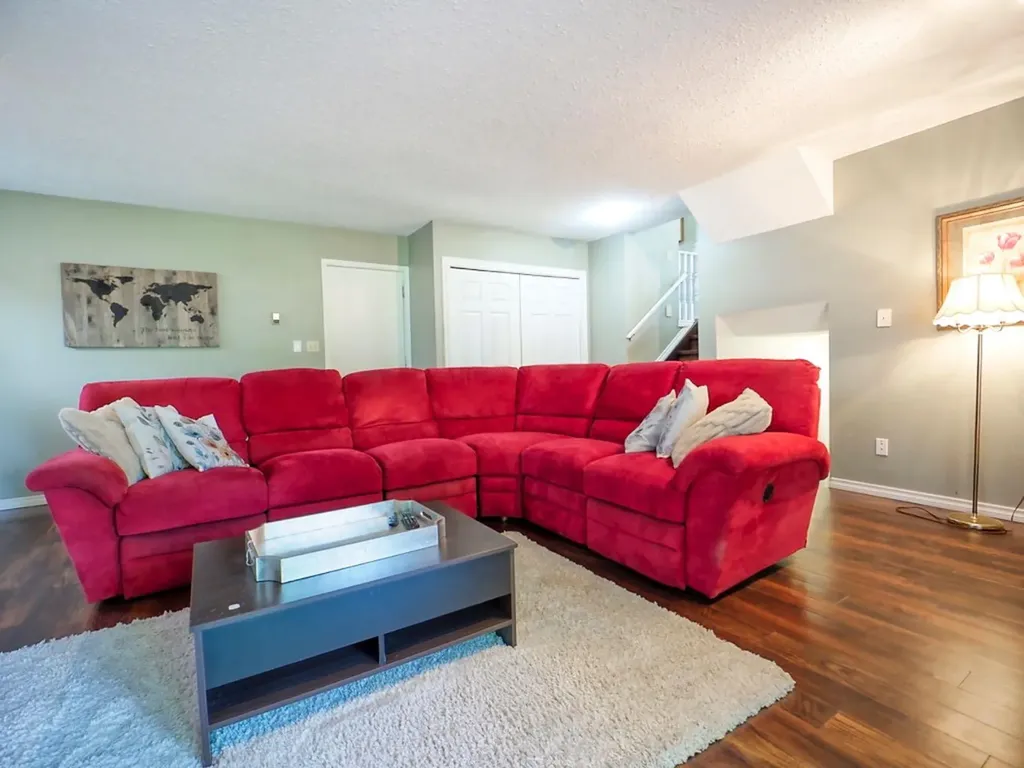 245 9 Street SE Three Hills AB T0M 2A0