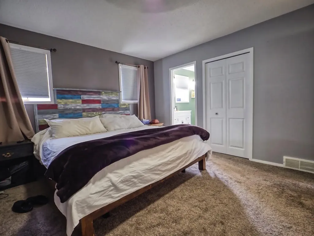 245 9 Street SE Three Hills AB T0M 2A0