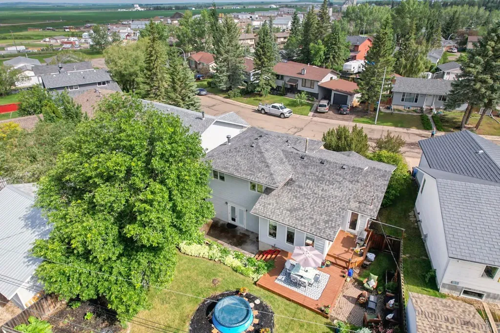 245 9 Street SE Three Hills AB T0M 2A0