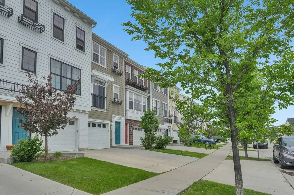 575 Sherwood Boulevard NW Calgary AB T3R 0X1