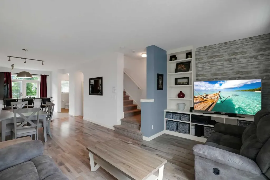 575 Sherwood Boulevard NW Calgary AB T3R 0X1