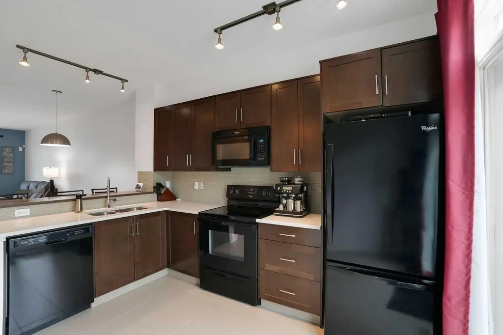 575 Sherwood Boulevard NW Calgary AB T3R 0X1