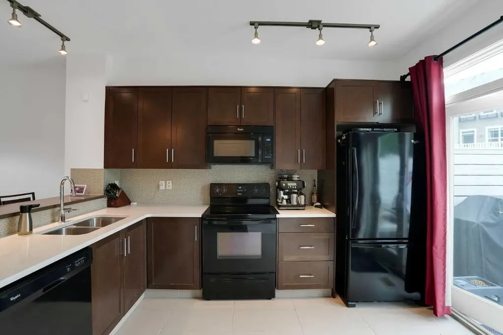 575 Sherwood Boulevard NW Calgary AB T3R 0X1