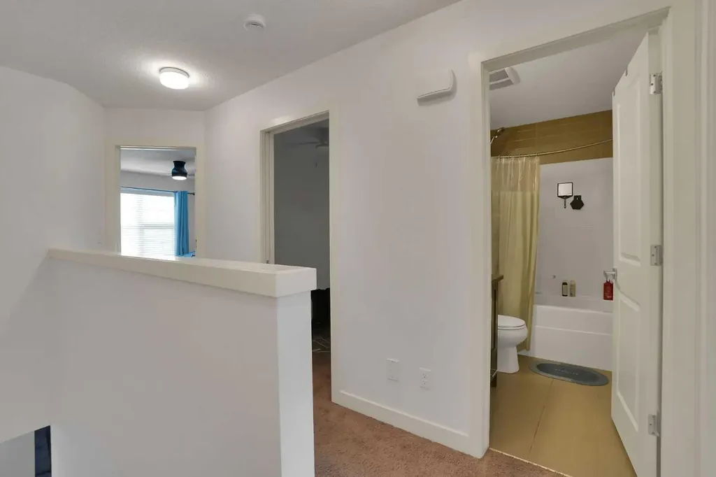 575 Sherwood Boulevard NW Calgary AB T3R 0X1