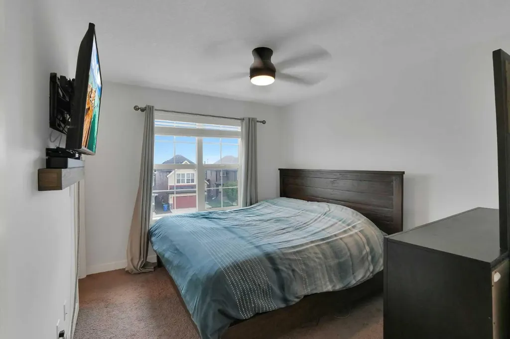 575 Sherwood Boulevard NW Calgary AB T3R 0X1