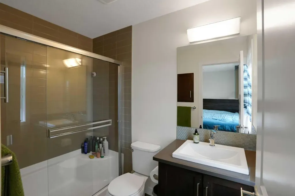 575 Sherwood Boulevard NW Calgary AB T3R 0X1